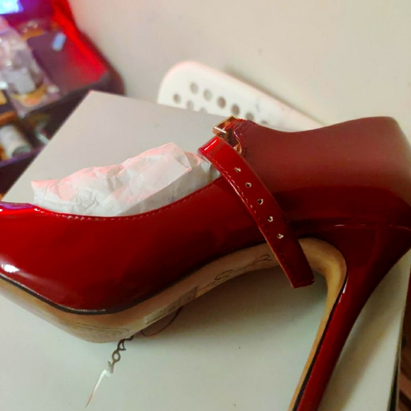 Jessica Simpson Shoes - Jessica simpson heels